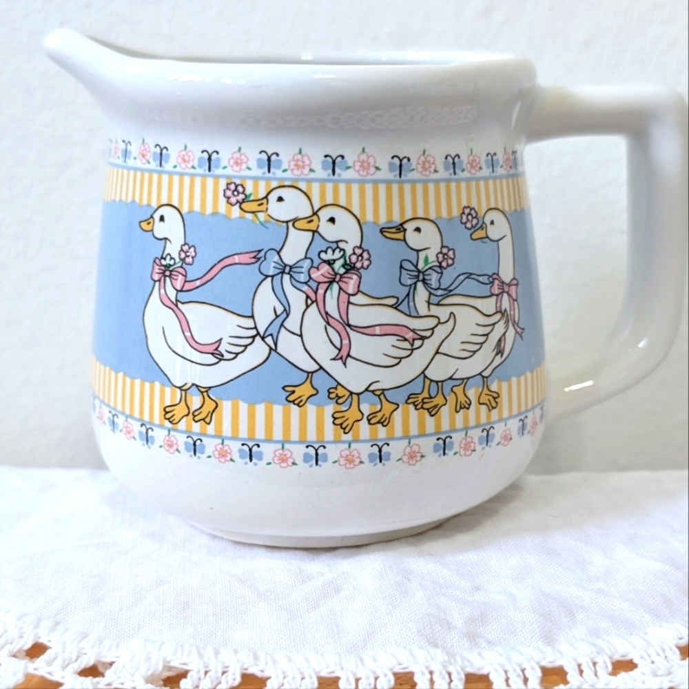 Vintage Ribbon Geese Creamer